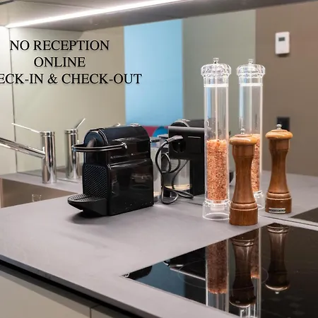 Arbed Living Self Check In - Supercharger - Fitness - Arbedo Castione Hotel Bellinzona