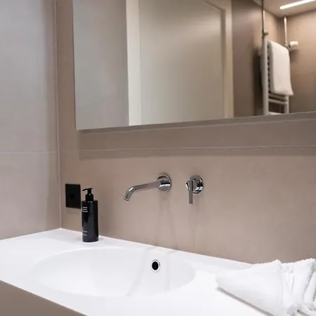 Hotel Arbed Living Self Check In - Supercharger - Fitness - Arbedo Castione 3*